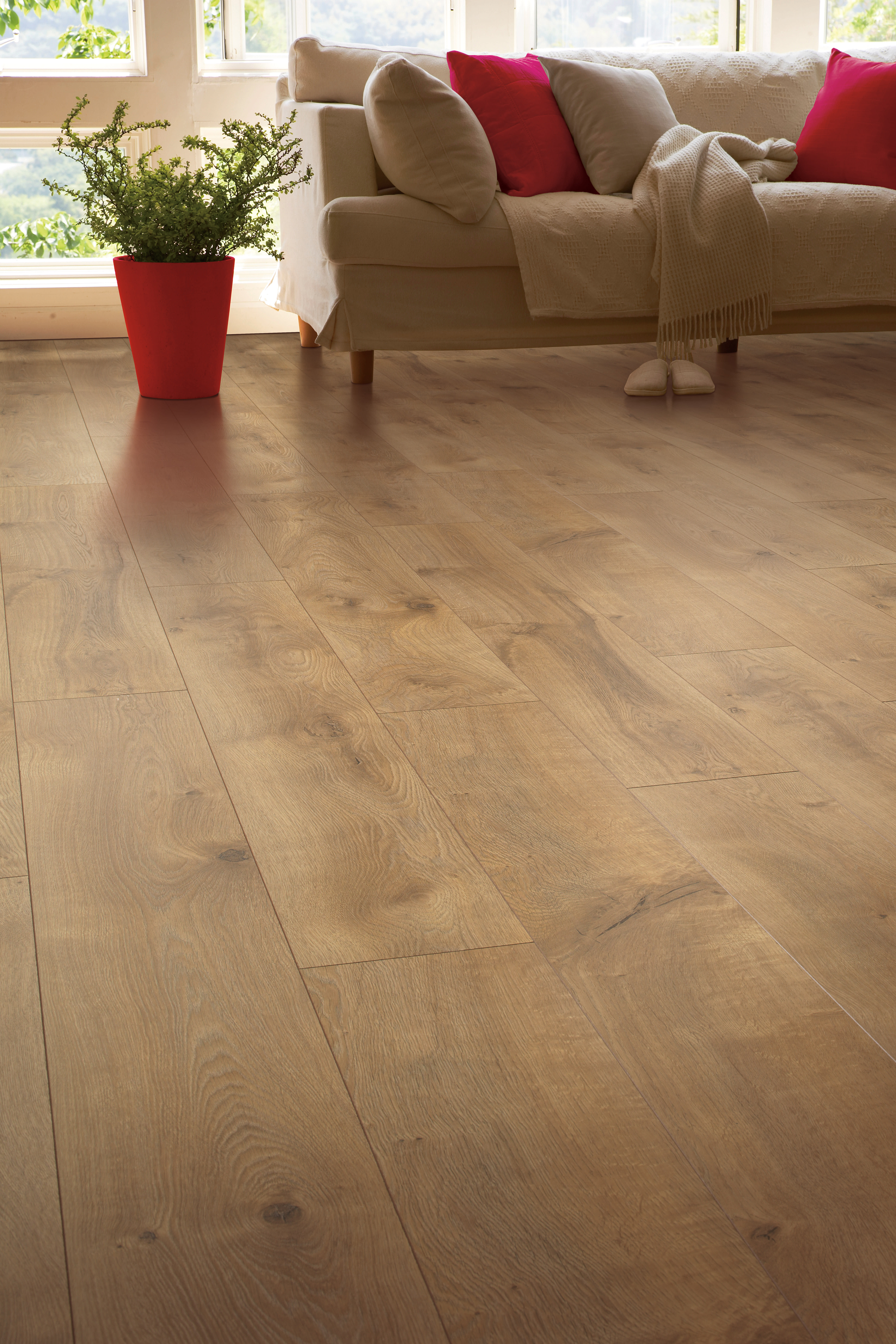RevWood laminate floors Should they be waxed